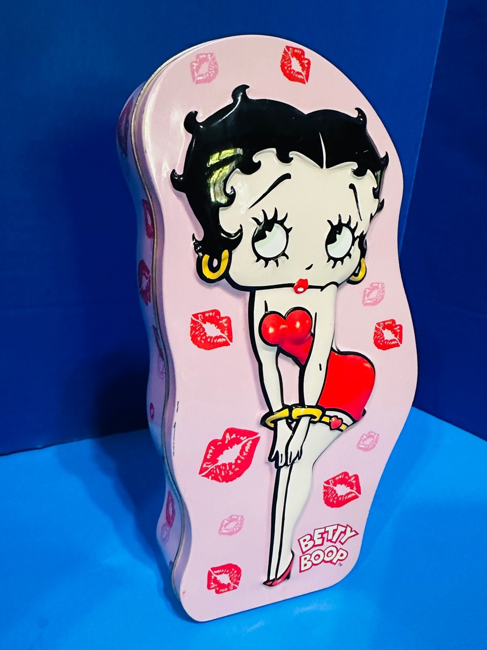 Betty Boop Gorgeous Collectible 3-D Tin Box Pink w/Kisses Vintage 2001